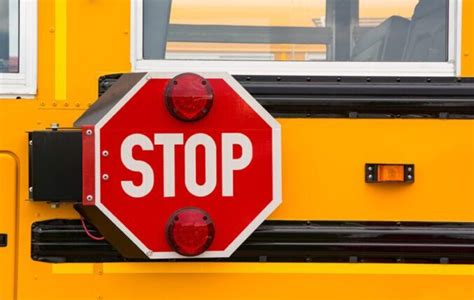 Multas De Por Desobedecer El Stop De Autobuses Escolares En Miami Dade