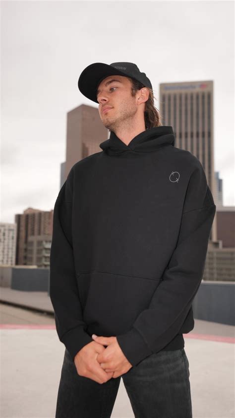 Black hoodie style streetwear – Artofit