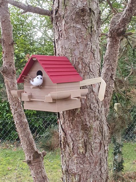 Fichier STL Gratuit NICHOIR BIRD SHELTER BIRD HOUSE WITH FOOD AND