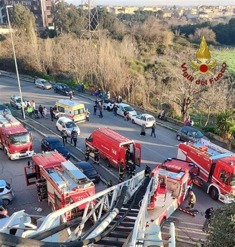 Incendio In Un Appartamento Tratte In Salvo 4 Persone