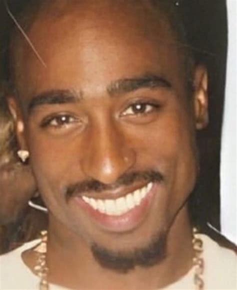 2pac Pictures Tupac Photos 90 S Hiphop 90s Rappers Aesthetic Tupac Wallpaper Tupac Makaveli