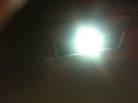 Подсветка салона задних пассажиров — Mazda 3 (1G) BK, 2 л, 2008 года ...