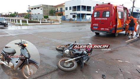 Dois acidentes de trânsito envolvendo carro e moto foram registrados