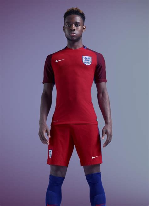 Nike Gets Bashed For Boring New USA Kit - Footy Headlines