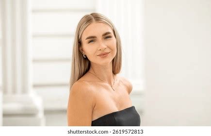 Jeune fille blonde résultats 4 7 millions dimages libres de droits de photos de stock et d