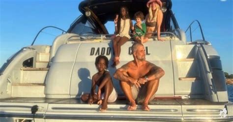 Bruno Gagliasso reúne a família em viagem luxuosa por Ibiza e ostenta