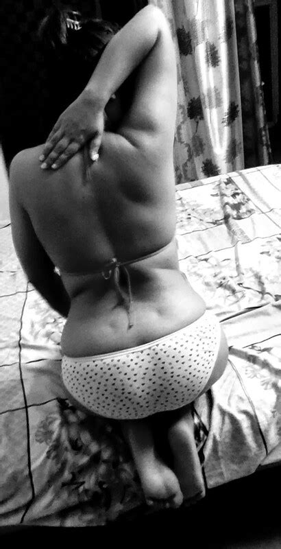 Indian Bhabhi With Beautiful Ass Getting Fucked Desi New Semi Nude Masked No Face Videos