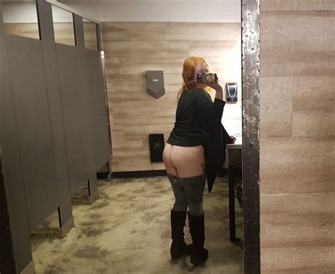 I Can T Ever Pass Up A Big Mirror Booty Shot In Public Oc F Porn Pic