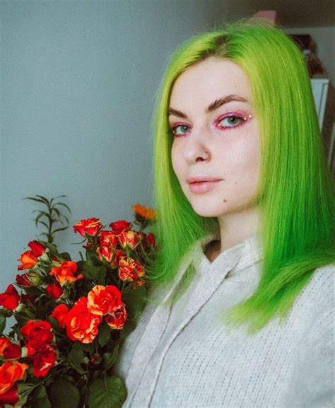 Зеленый цвет волос