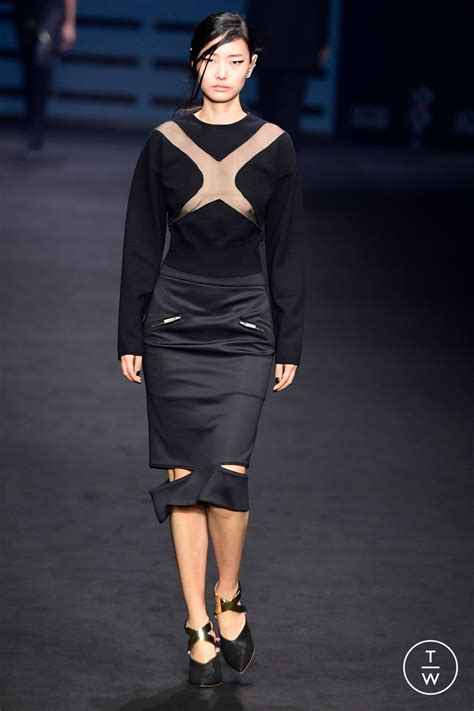 Genny FW23 womenswear #2 - Tagwalk: The Fashion Search Engine