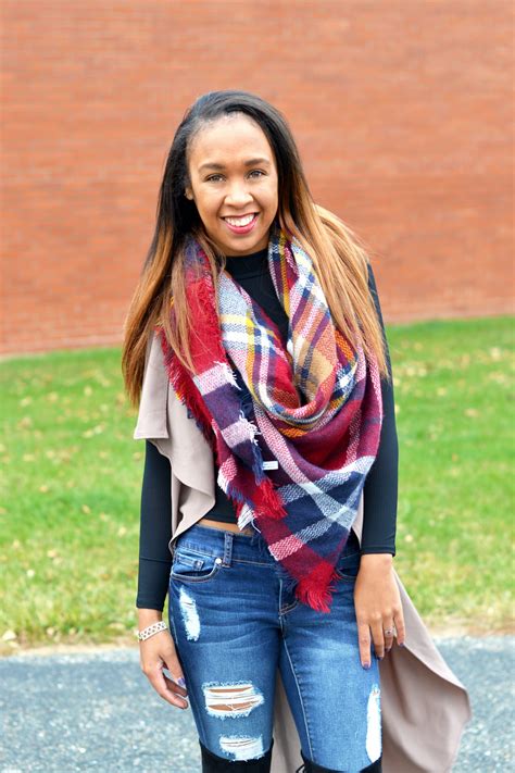 What to Wear to Holiday Office Party | LivingLesh - a fashion blog