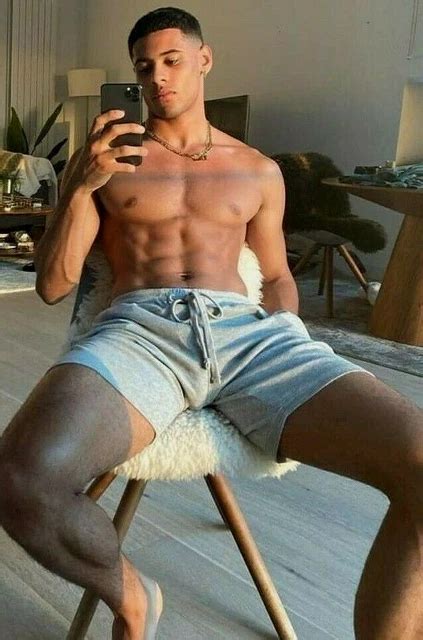 SHIRTLESS MALE MUSCULAR Athletic Beefcake Thick Thighs Hot Hunk PHOTO X G EUR