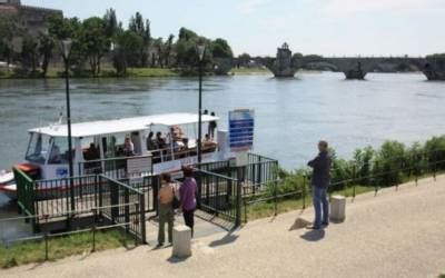 Navette Fluviale Bac Traille Avignon Commerces Et Services