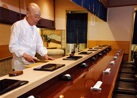 名店を支える隠れた逸品！「すきやばし次郎」のカウンター - 料理王国