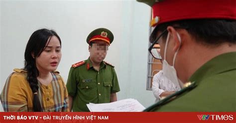 Truy tố hot girl Tina Dương với 2 tội danh