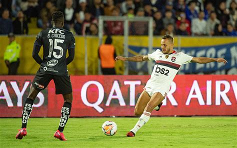 Flamengo publica vídeo de Rafinha treinando e anima torcedores