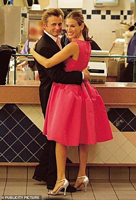 Sex And The City We Take A Look At All Of Carrie S Lovers Daily Mail Online