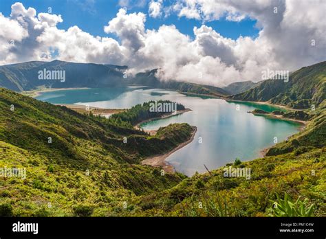 Vista De La Lagoa Do Fogo Lago De Fuego En La Isla De Sao Miguel Azores