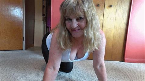 Hot Wife Jolee S Fetish Clips Sexy Ass In Shiny PVC Drop To Worship