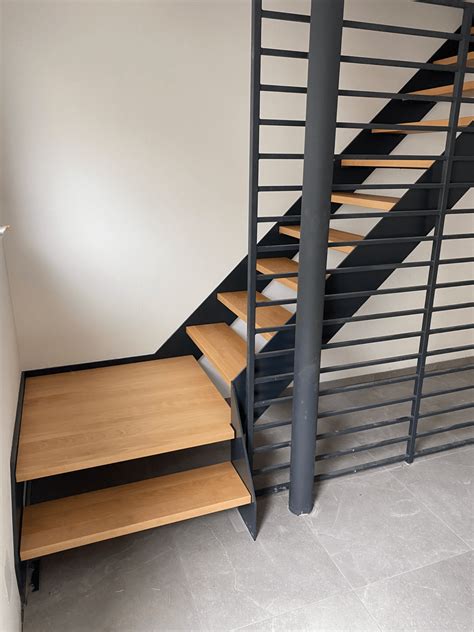 Stahltreppe Mit Holzstufen Schreinerei Bellut Gmbh