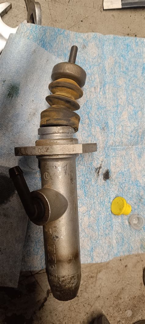 Не ходила педаль сцепления — Audi 80 (B4), 2 л, 1992 года | поломка ...