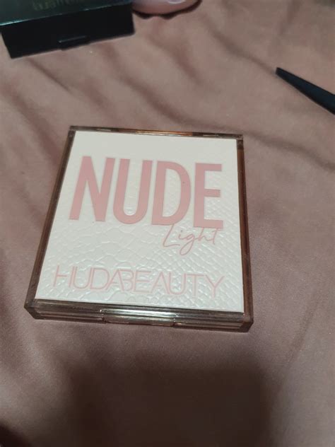 Huda Beauty Nude Light Eyeshadow Palette Beauty Personal Care Face Makeup On Carousell