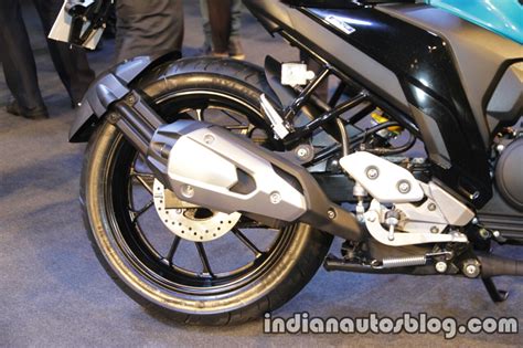 Xe naked bike siêu rẻ Yamaha FZ chính thức trình làng