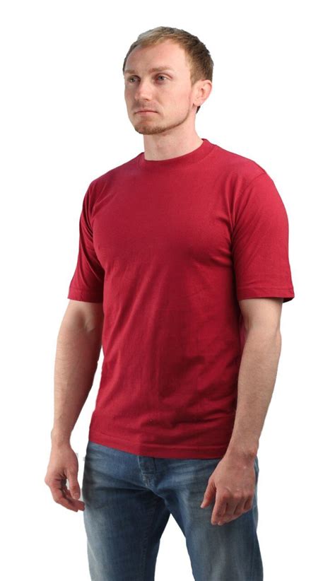 Футболка бордовая