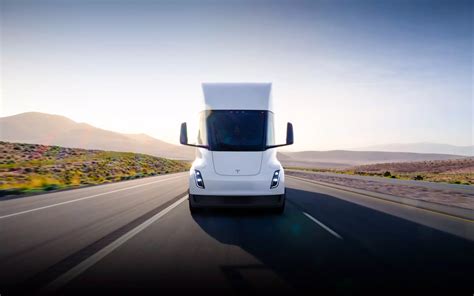 tesla electric semi truck debuts  real transcap