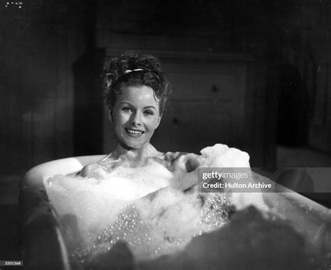 american actor jeanne crain wearing  ribbon   hair soaks