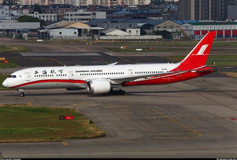 B Shanghai Airlines Boeing Dreamliner Photo By Rovanper