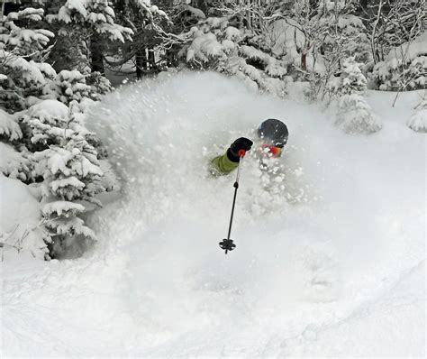 Stowe Mountain Resort | Ski Trip Deals, Snow Quality, Forecast