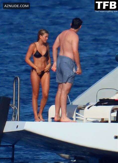 Sofia Richie Sexy Seen Flaunting Her Hot Bikini Body On Vacation With Elliot Grainge In France