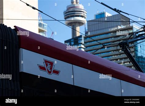 Le Logo De La Ttc Toronto Transit Commission Est Visible Sur Le Côté D