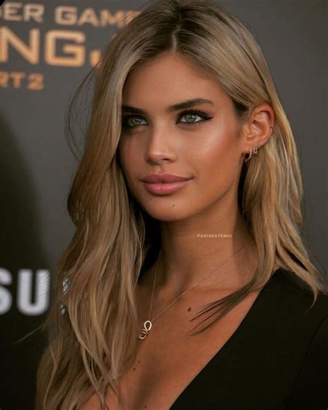 𝐏𝐀𝐑𝐈𝐒 𝐄𝐒𝐓 𝐂𝐇𝐈𝐂 on Instagram Brunette or Blonde sarasampaio Long blonde hair Hair