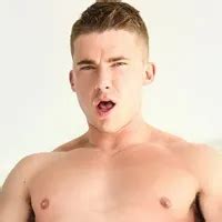 Married Handy Man Explores His Gay Fantasies Xhamster