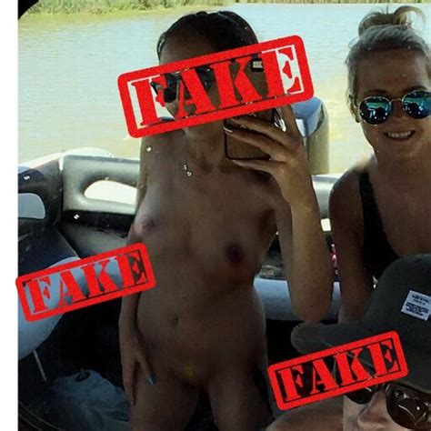 Amateur Mix Set Sexy Private Girl And Slutty Friends Fakes 5 Porn Pic