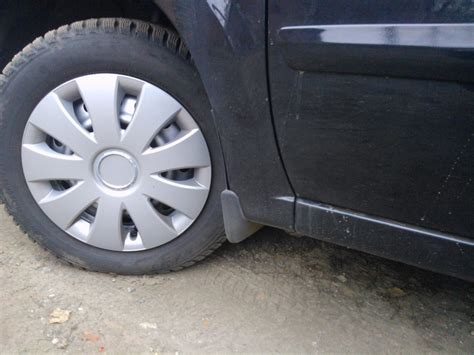 Передние брызговики — Lada Калина 2 универсал, 1,6 л, 2013 года ...