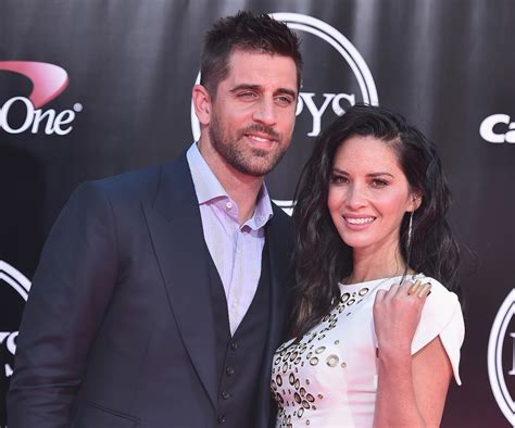 Who Is Aaron Rodgers Wife? Wedding, Kids & Girlfriends - Players Bio