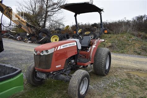 Massey Ferguson 1652 Online Auctions