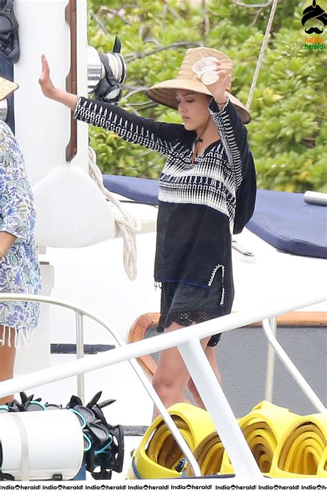 Jessica Alba Wearing A Bikini And Exposes Her Hot Booty In