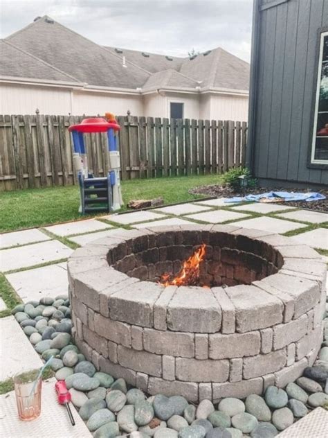 Diy Patio With Grass Between Pavers And A Fire Pit Diy Patio Pavers