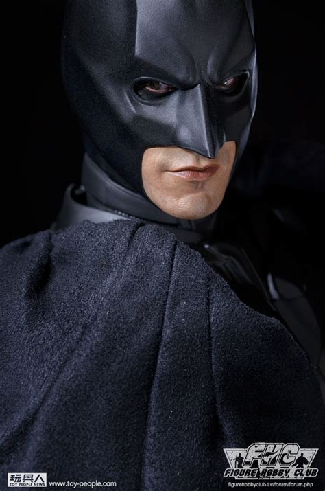 Hot Toys QS001 黑暗騎士黎明昇起 1 4 比例蝙蝠俠開箱報告