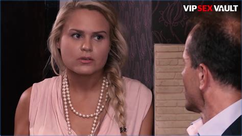 Squirting Blonde Barra Brass Fucks Real Estate Agent