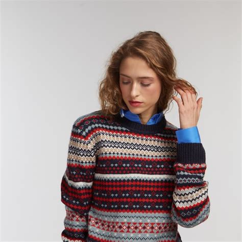 Готовые праздничные наряды и эффектная зимняя обувь: какие новинки ...