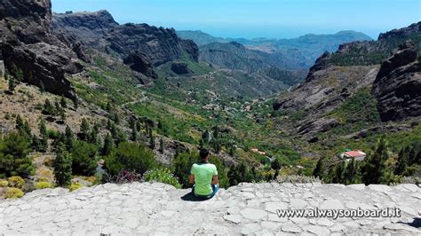 Il sentiero per arrivare al Roque Nublo è uno degli itinerari più