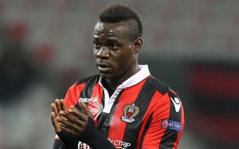 Alvo de racismo Balotelli pede que Itália seja mais aberta