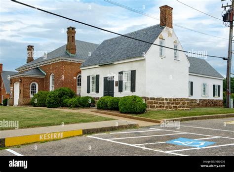 Richmond County Courthouse Warsaw Virginia Stock Photo Alamy