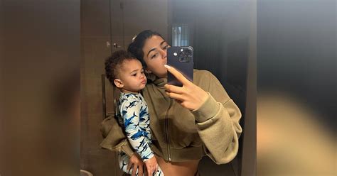 Kylie Jenner Playfully Reacts To How She Picked Son S Name Aire