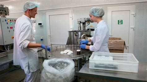 Производство меда с натуральными добавками - YouTube